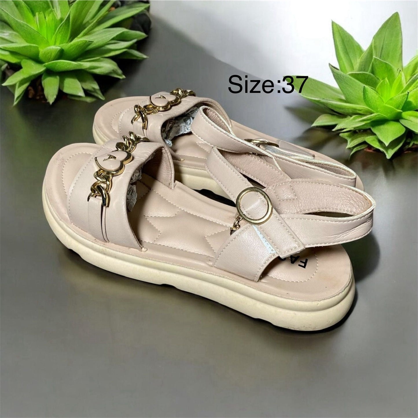 Girls sandals