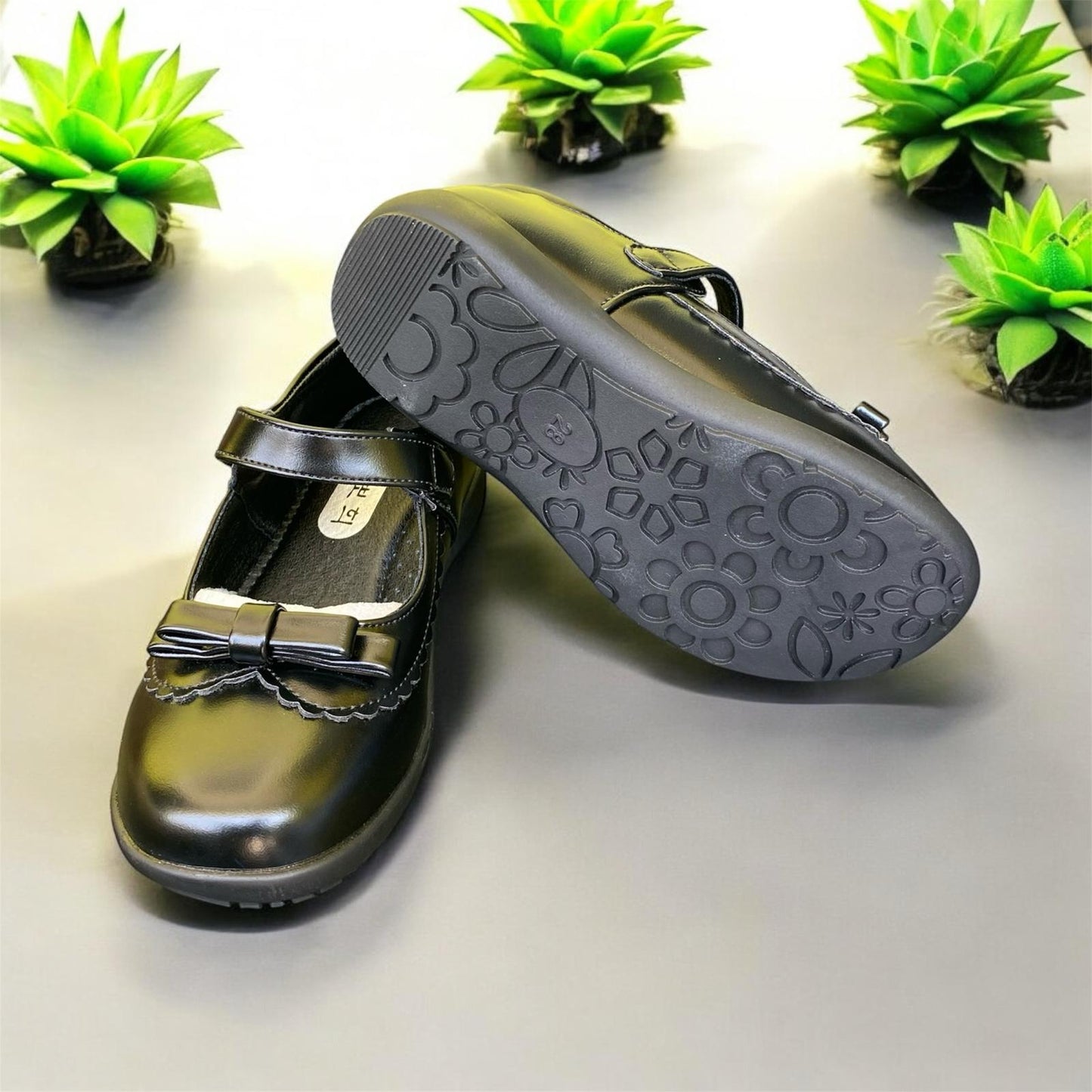 Matte Design British Girls School Shoe (Small Bow)